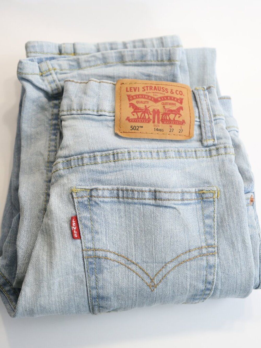 Levi’s 502 Regular Taper Light Wash Jeans 27x27